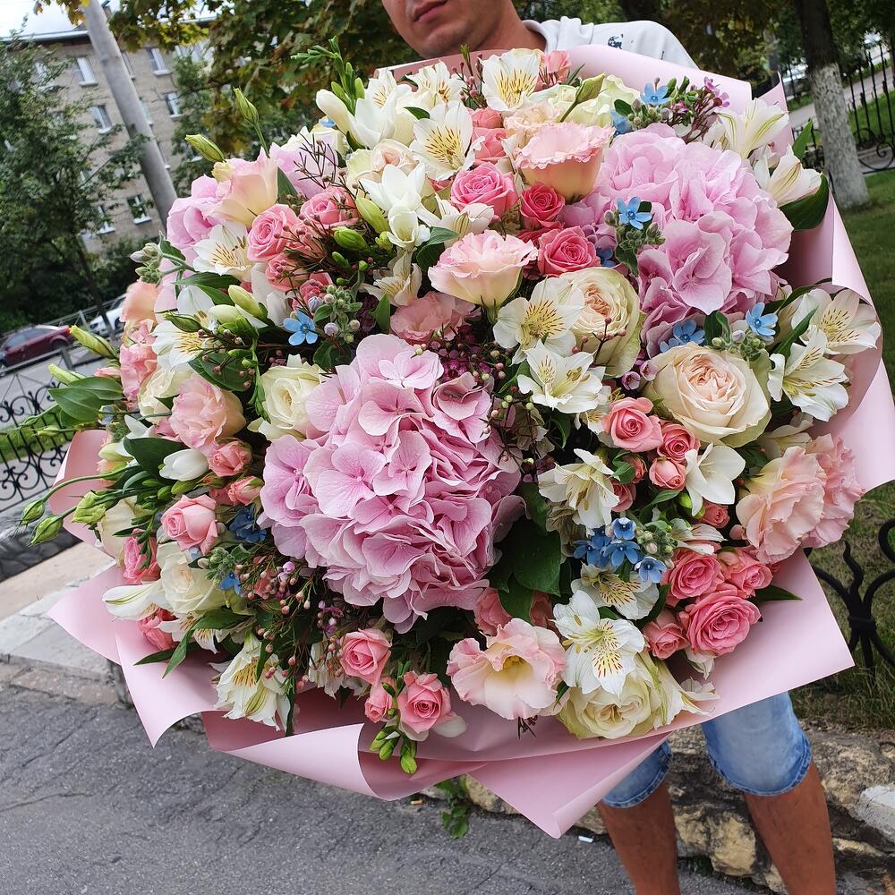 Шикарный букет с гортензией "Восторг" Шикарный букет с гортензией "Восторг"