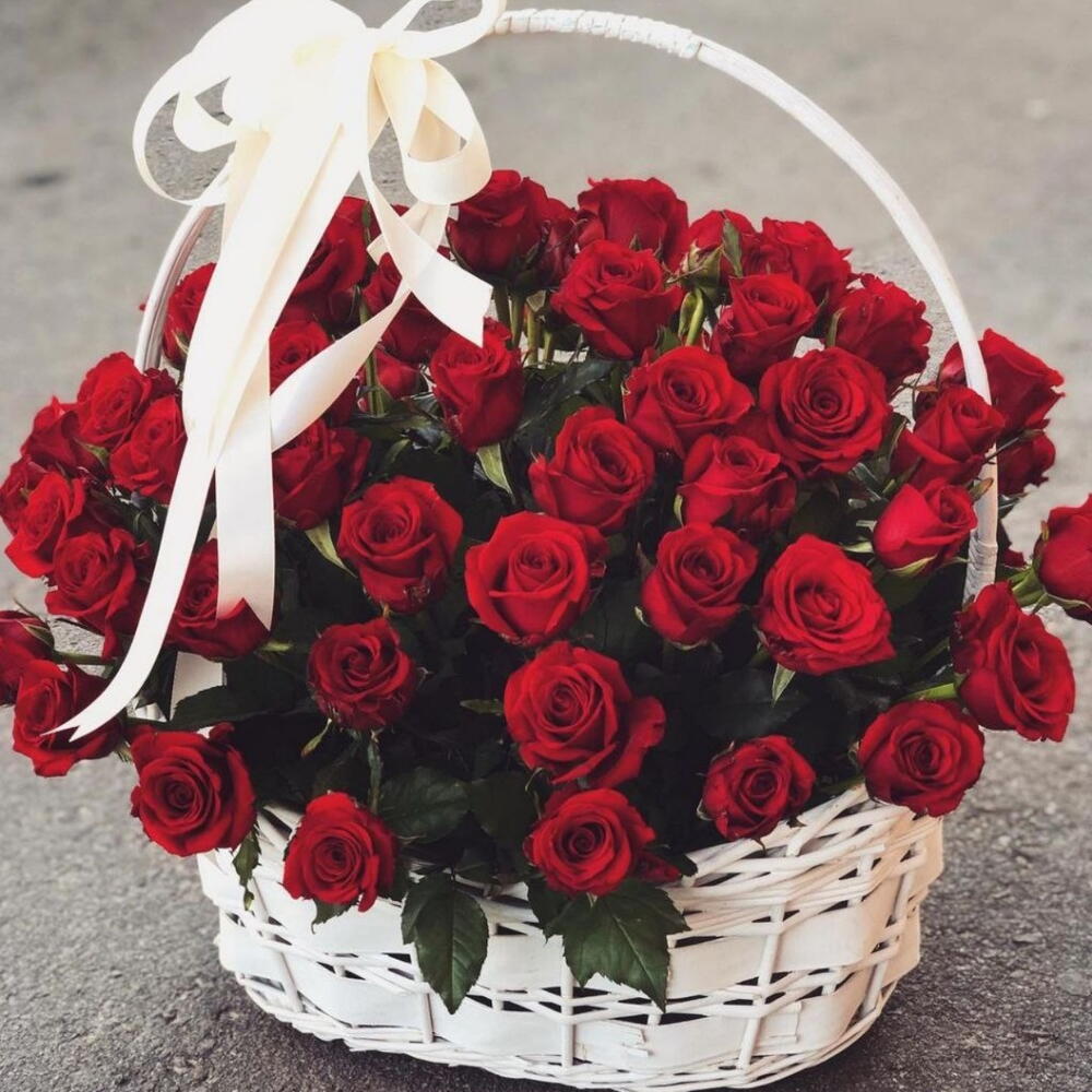 Корзина 51 красных роз